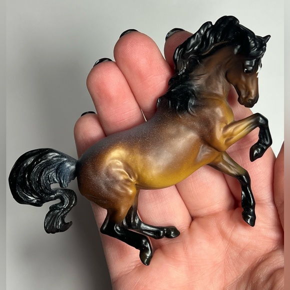 Breyer Stablemate Horse Model - Arran, #711368, 2020 BreyerFest - Picture 2 of 8